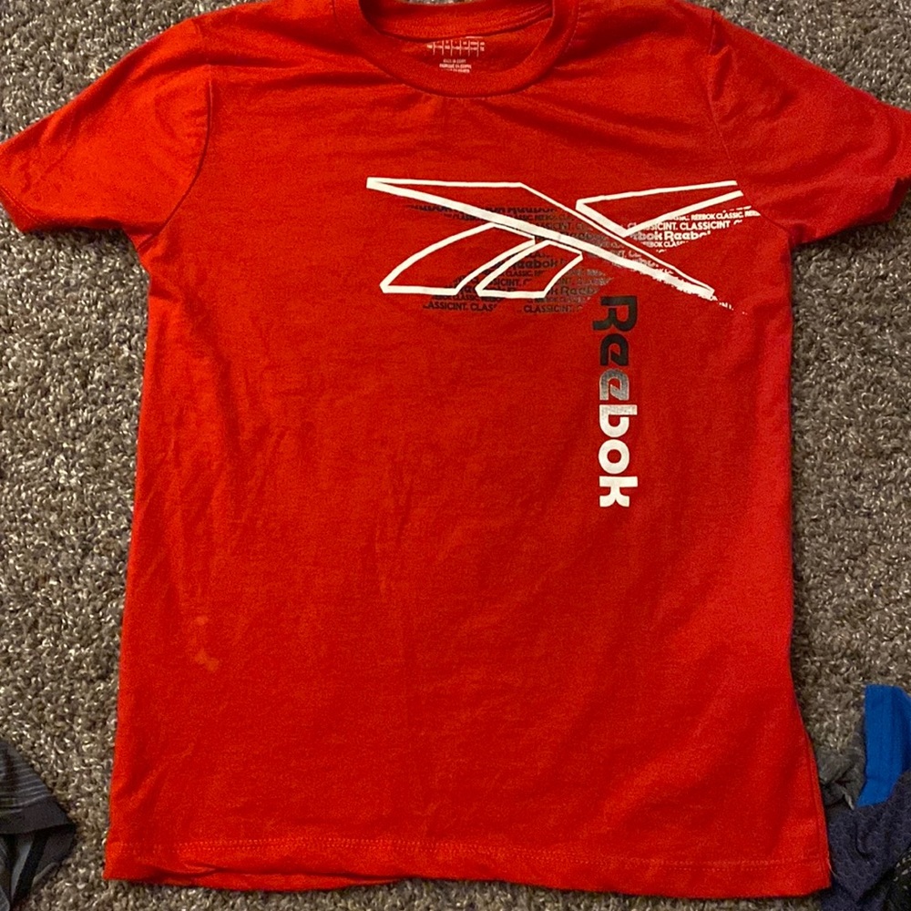 Boys Reebok size 10/12 tshirt